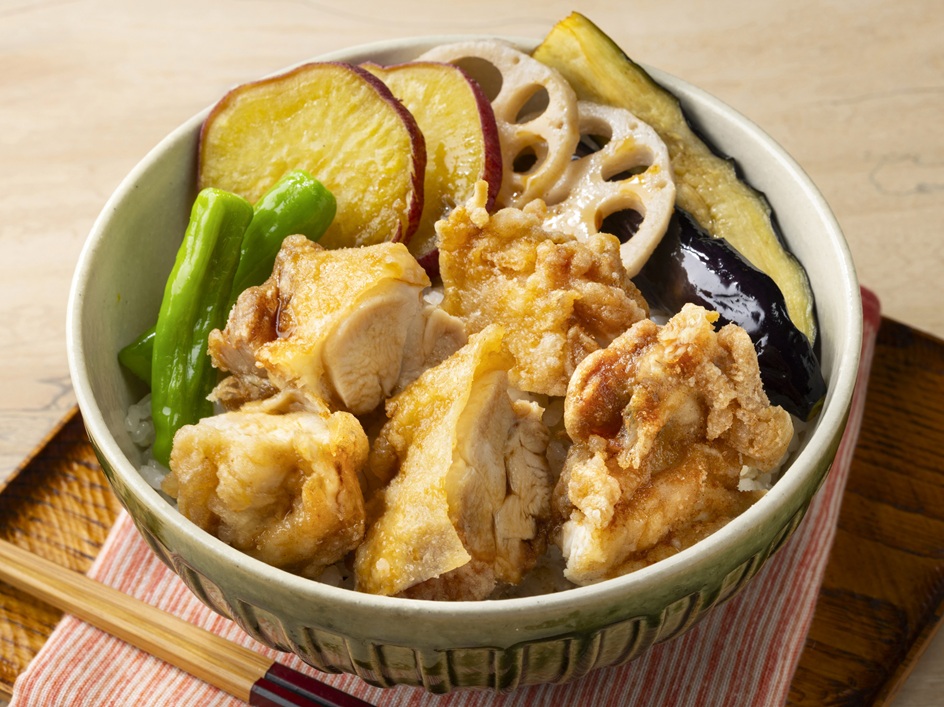 素揚げで簡単！天丼風鶏と野菜のぜいたく丼