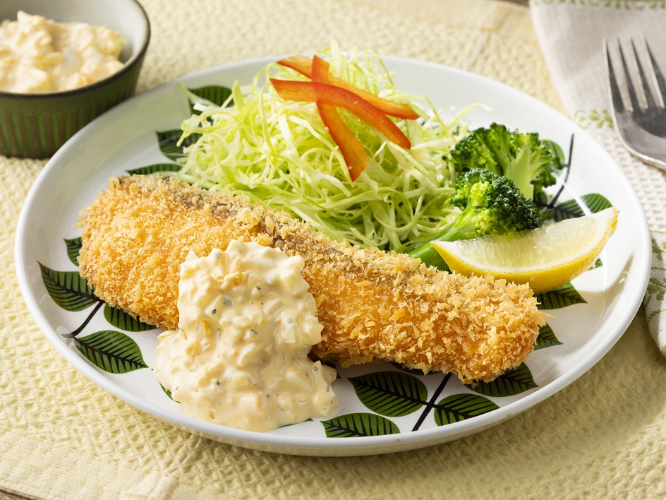 鮭フライの特製タルタルソース添え